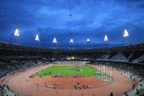 开云官网-活塞压哨绝杀与福克斯英超接管，体育世界里不可能的永恒魅力